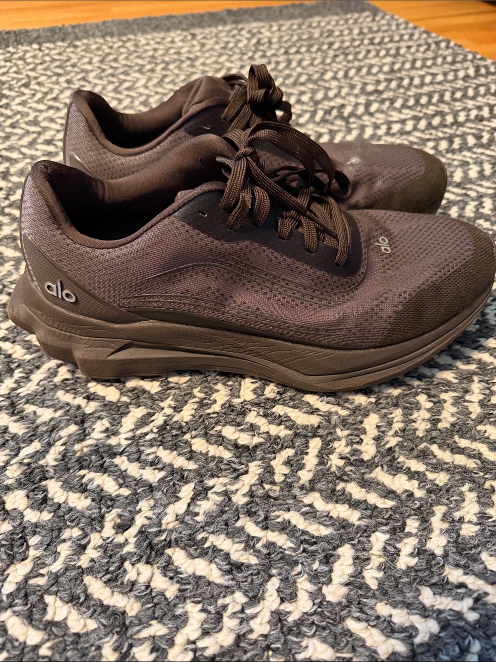 ALO Yoga Men’s Dark Brown Athletic Sneakers